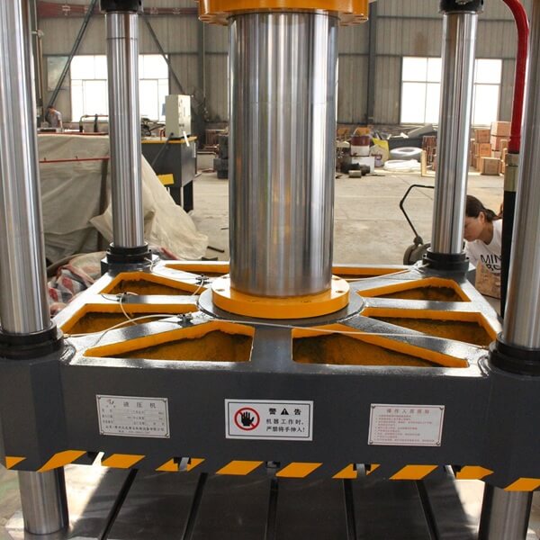 struttura della pressa idraulica