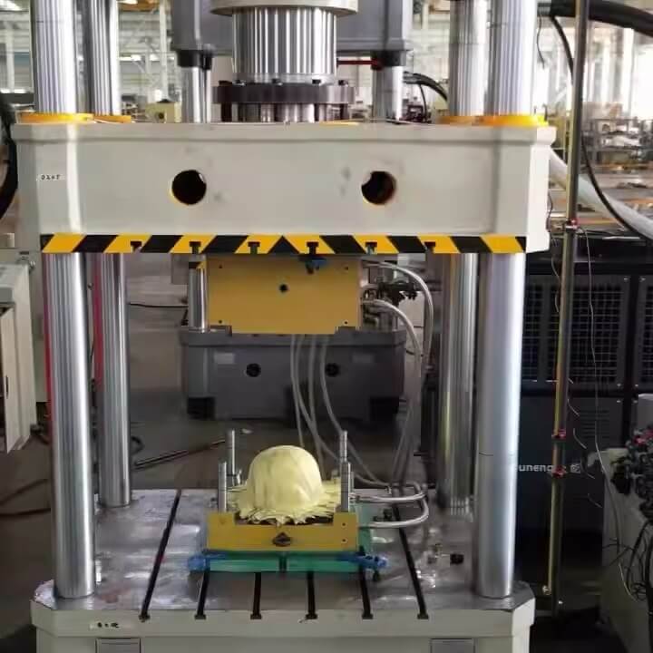 Prensa hidráulica para la fabricación de cascos balísticos