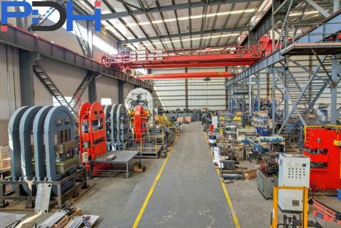 Usine de presses hydrauliques pour enroulement de fil d'acier précontraint