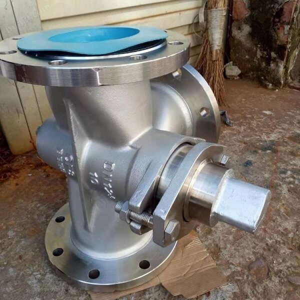 three-way valve body